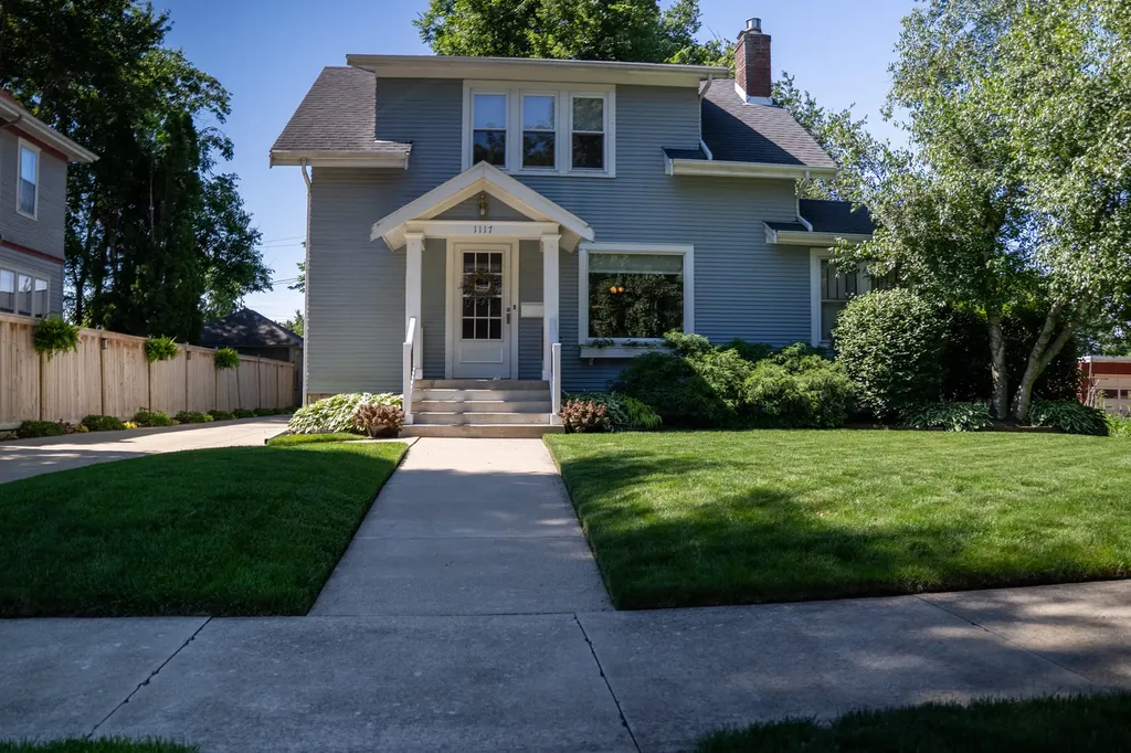 1117 East Olive Street Bloomington IL 61701