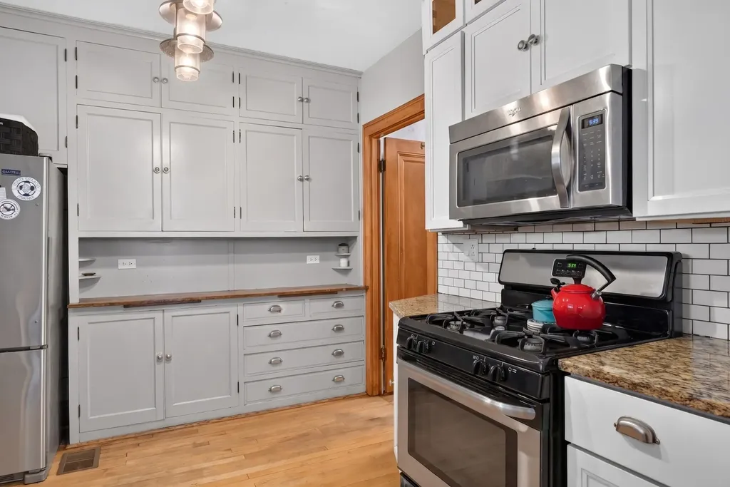 6960 North Ozark Avenue Chicago IL 60631