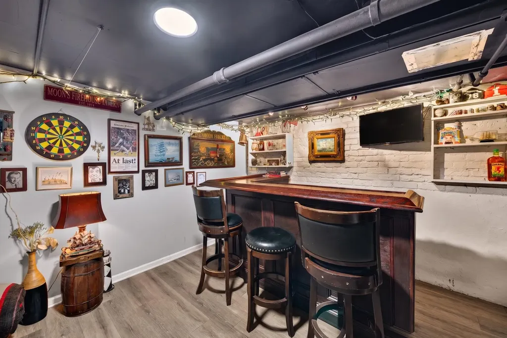6960 North Ozark Avenue Chicago IL 60631
