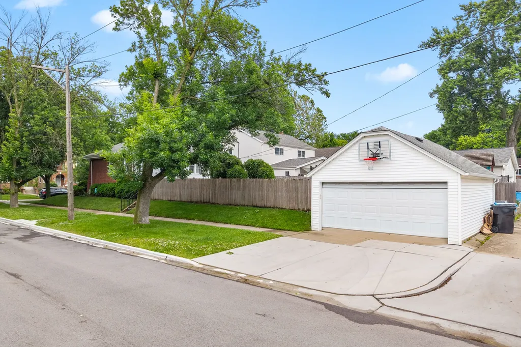 6960 North Ozark Avenue Chicago IL 60631