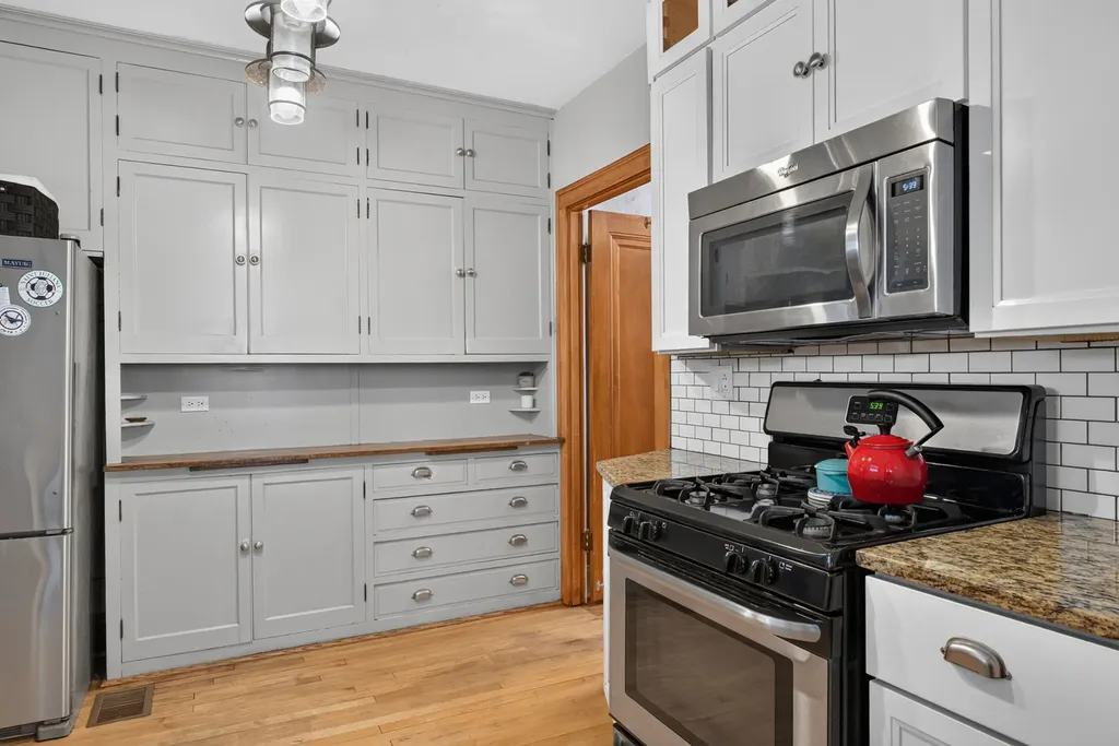 6960 North Ozark Avenue Chicago IL 60631