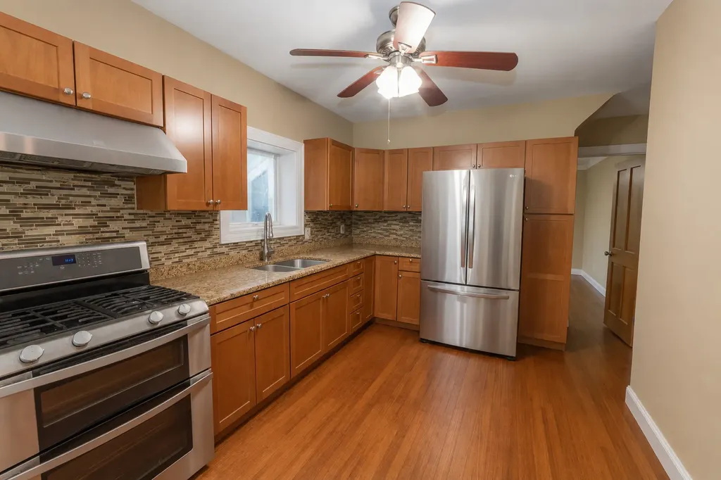 2849 North Luna Avenue Chicago IL 60641