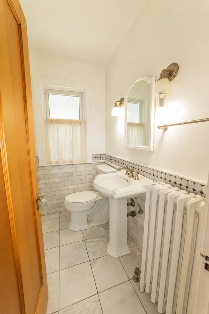 2849 North Luna Avenue Chicago IL 60641