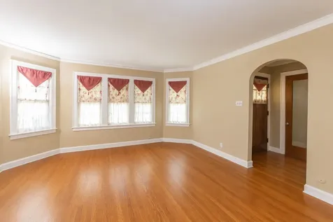 2849 North Luna Avenue Chicago IL 60641