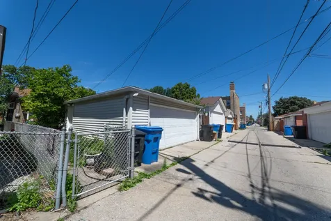 2849 North Luna Avenue Chicago IL 60641