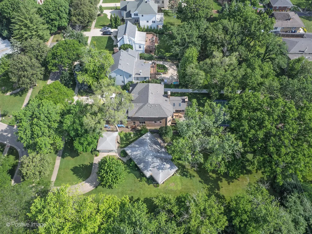 241 Coe Road Clarendon Hills IL 60514
