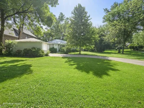 241 Coe Road Clarendon Hills IL 60514