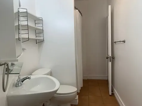 3745 North Pine Grove Avenue Chicago IL 60613