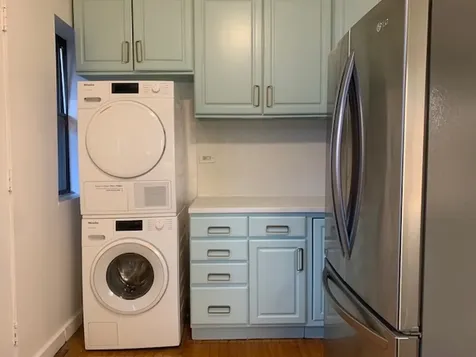 3745 North Pine Grove Avenue Chicago IL 60613