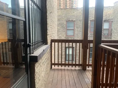 3745 North Pine Grove Avenue Chicago IL 60613