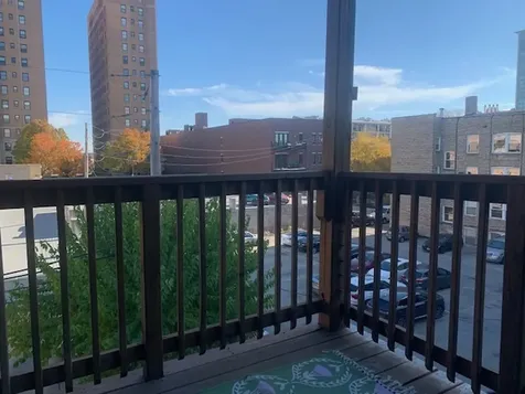 3745 North Pine Grove Avenue Chicago IL 60613