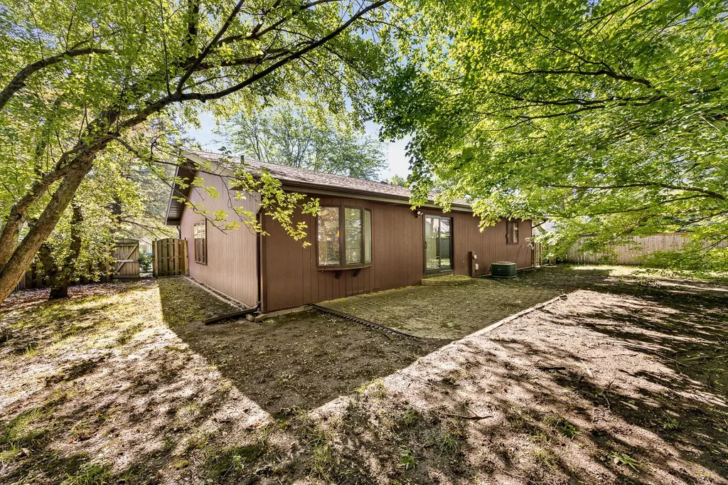 1419 Brush Hill Circle Naperville IL 60540