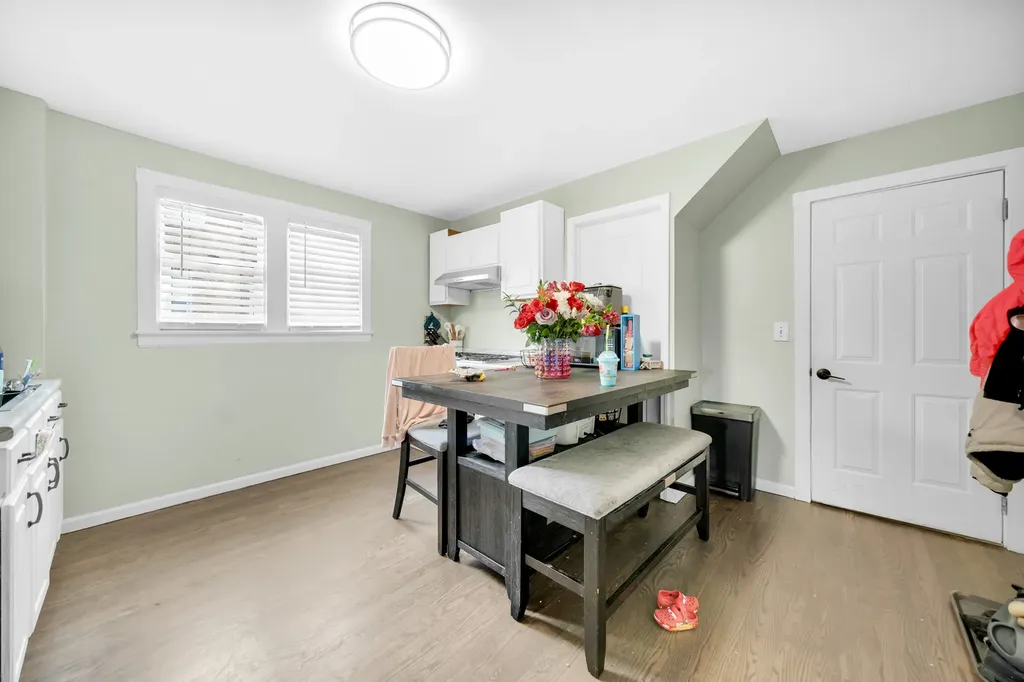 4918 West Winnemac Avenue Chicago IL 60630