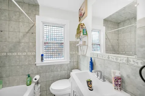 4918 West Winnemac Avenue Chicago IL 60630