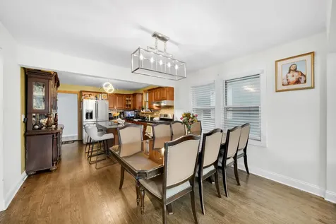 4918 West Winnemac Avenue Chicago IL 60630