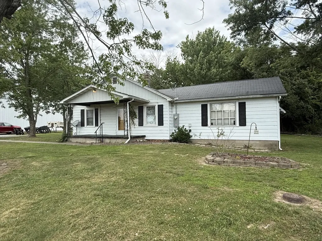 810 West Longstreet Road Marion IL 62959
