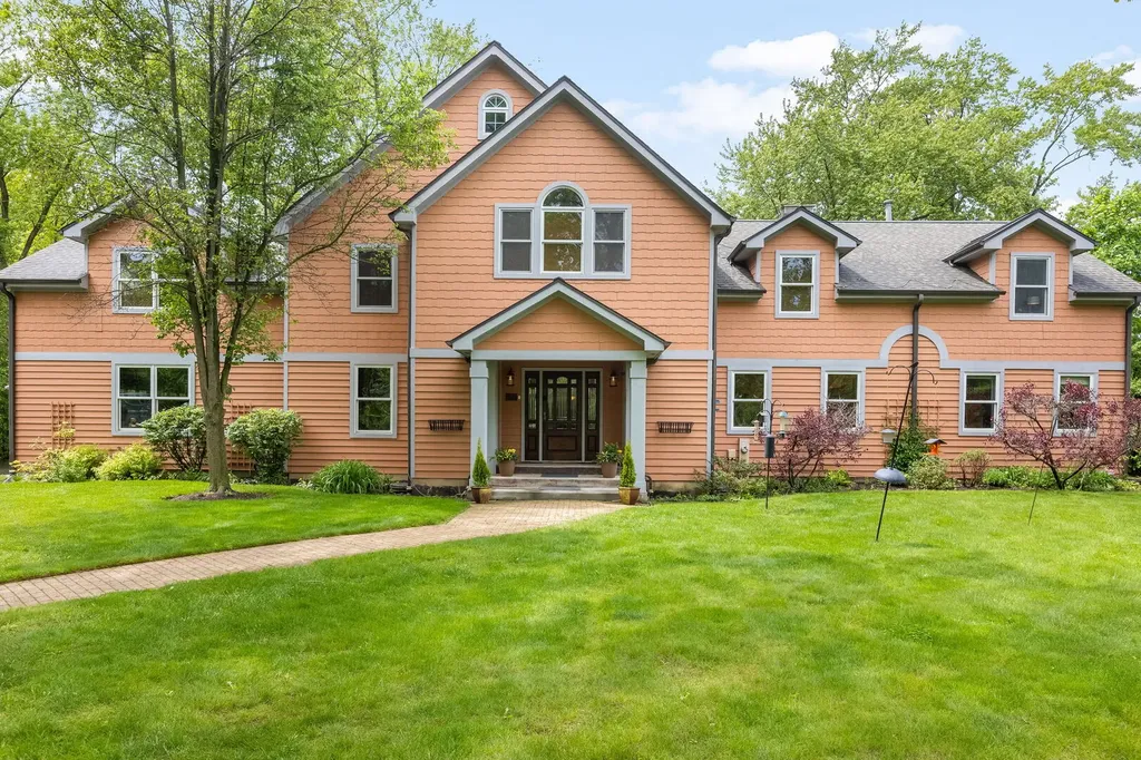 1520 Telegraph Road Lake Forest IL 60045