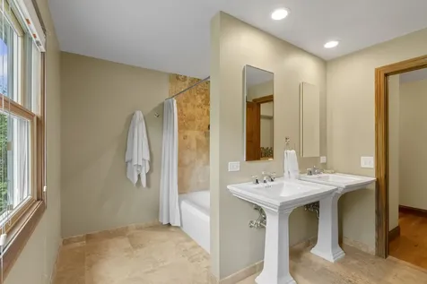 1520 Telegraph Road Lake Forest IL 60045