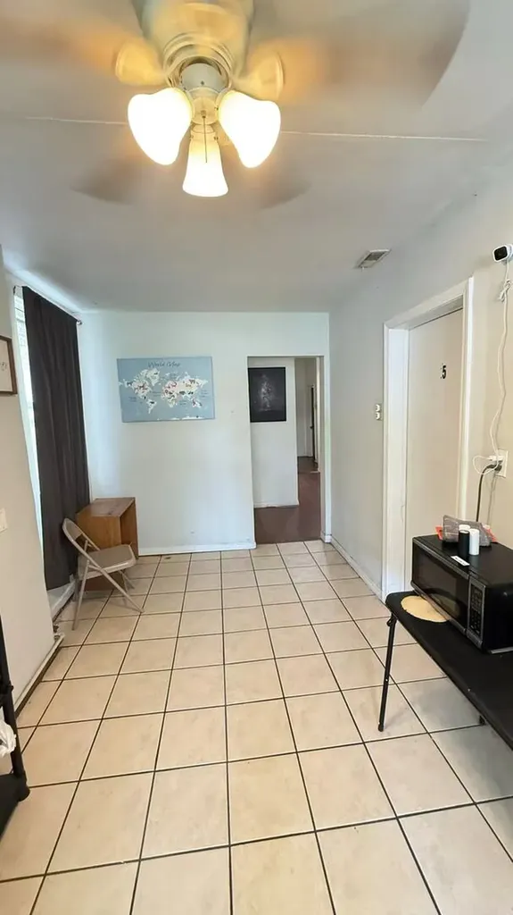 906 West 36th Street Chicago IL 60609