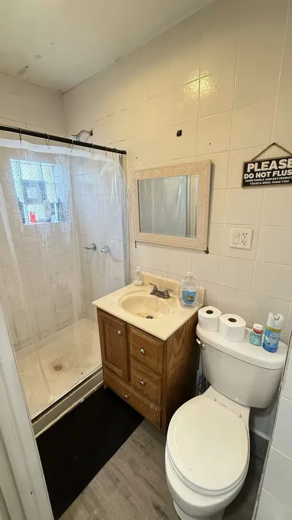 906 West 36th Street Chicago IL 60609