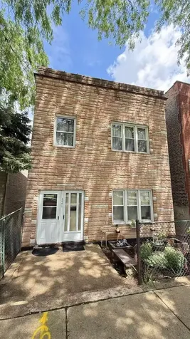906 West 36th Street Chicago IL 60609
