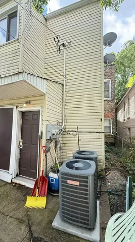 906 West 36th Street Chicago IL 60609