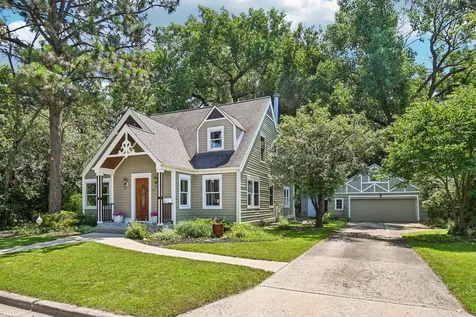 175 West Burlington Street Riverside IL 60546