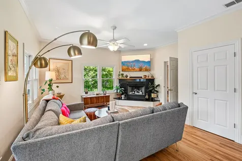 175 West Burlington Street Riverside IL 60546