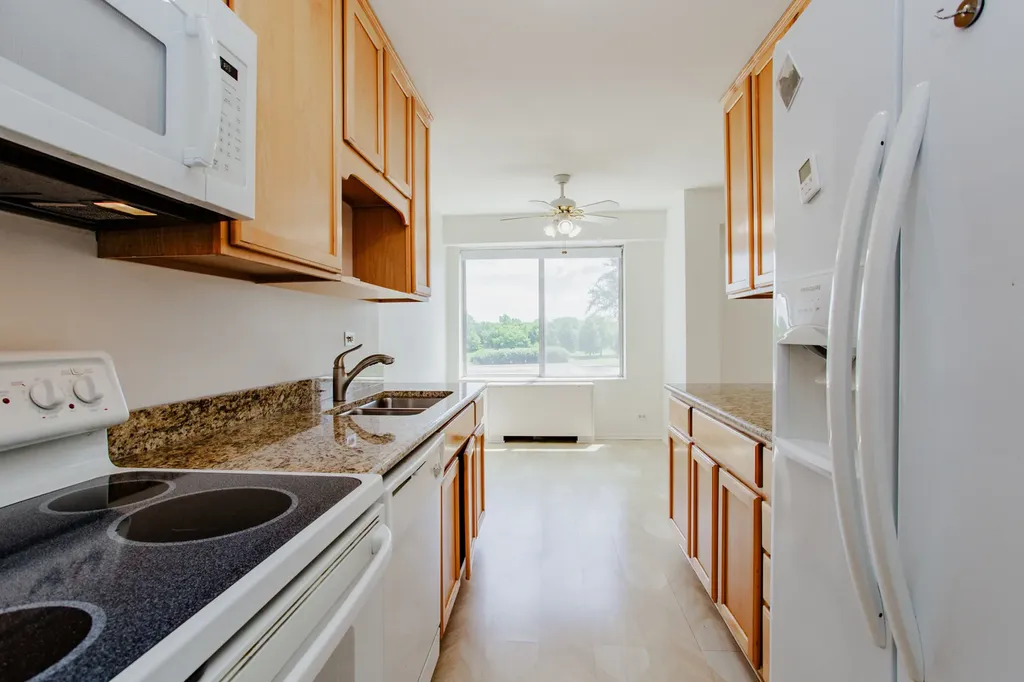 7033 North Kedzie Avenue N Chicago IL 60645