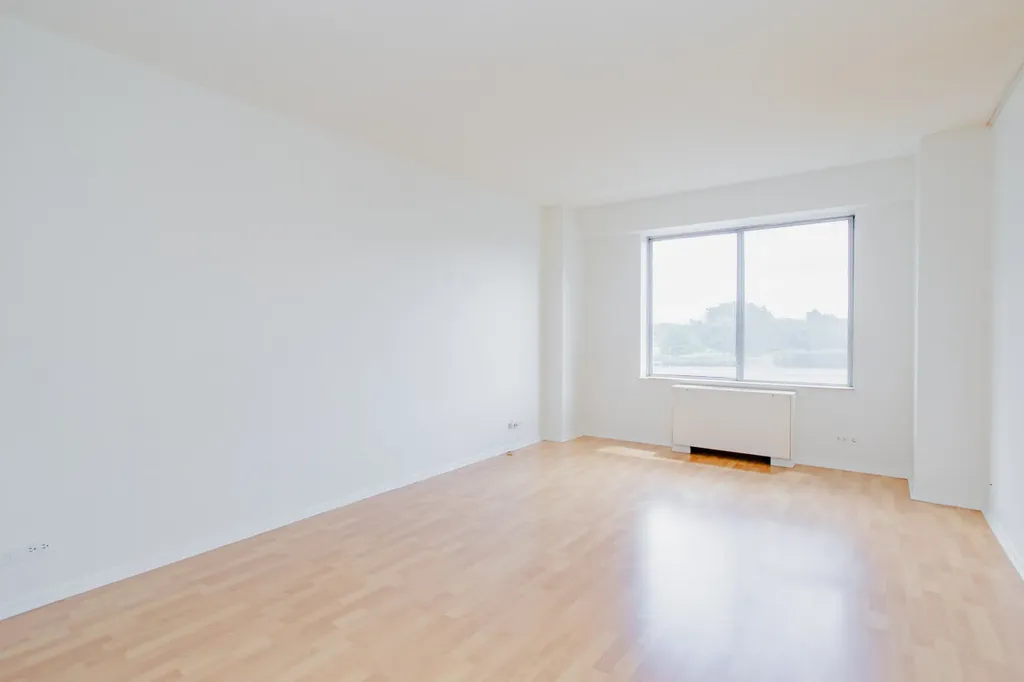 7033 North Kedzie Avenue N Chicago IL 60645