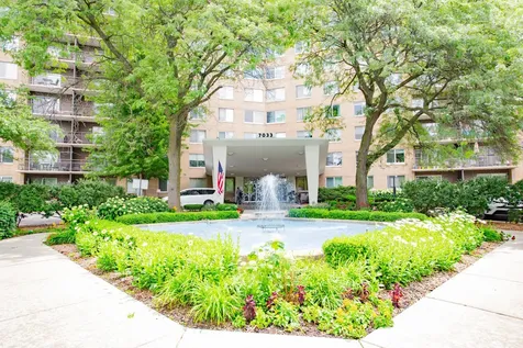 7033 North Kedzie Avenue N Chicago IL 60645