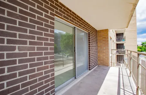 7033 North Kedzie Avenue N Chicago IL 60645