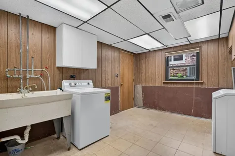 8118 Gladys Lane Palos Hills IL 60465