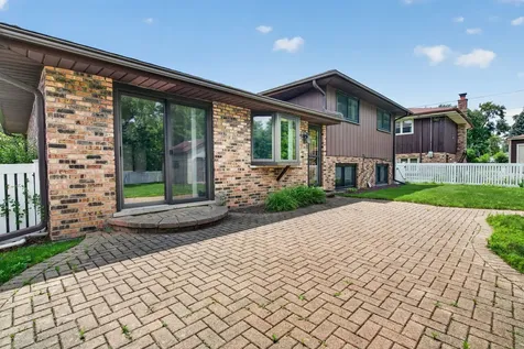 8118 Gladys Lane Palos Hills IL 60465