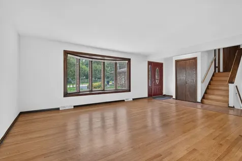 8118 Gladys Lane Palos Hills IL 60465