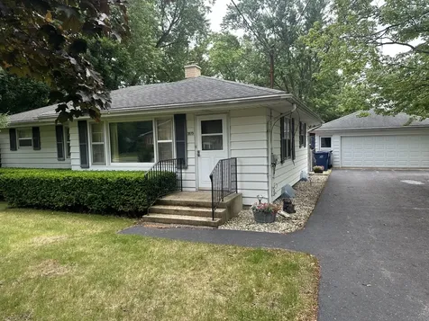 3675 Woodlawn Avenue Gurnee IL 60031