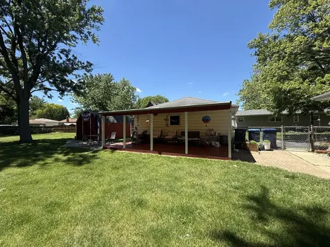 3675 Woodlawn Avenue Gurnee IL 60031