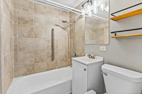 5016 Oak Center Drive Oak Lawn IL 60453
