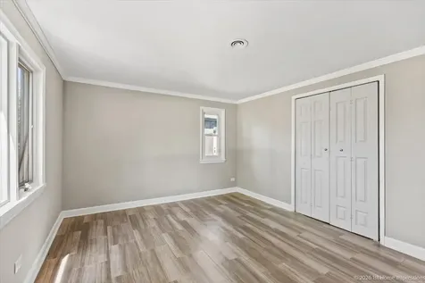 5016 Oak Center Drive Oak Lawn IL 60453