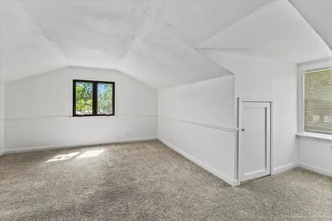 5016 Oak Center Drive Oak Lawn IL 60453