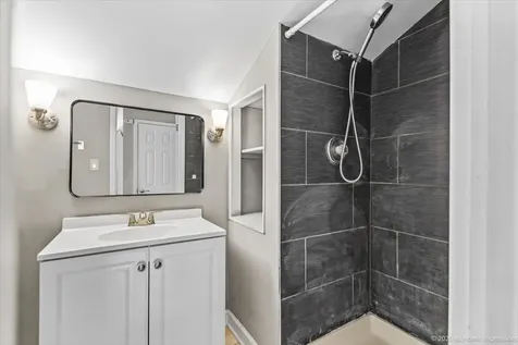 5016 Oak Center Drive Oak Lawn IL 60453