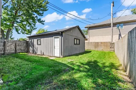 5016 Oak Center Drive Oak Lawn IL 60453