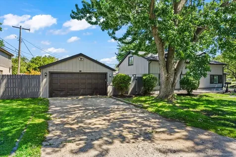 5016 Oak Center Drive Oak Lawn IL 60453