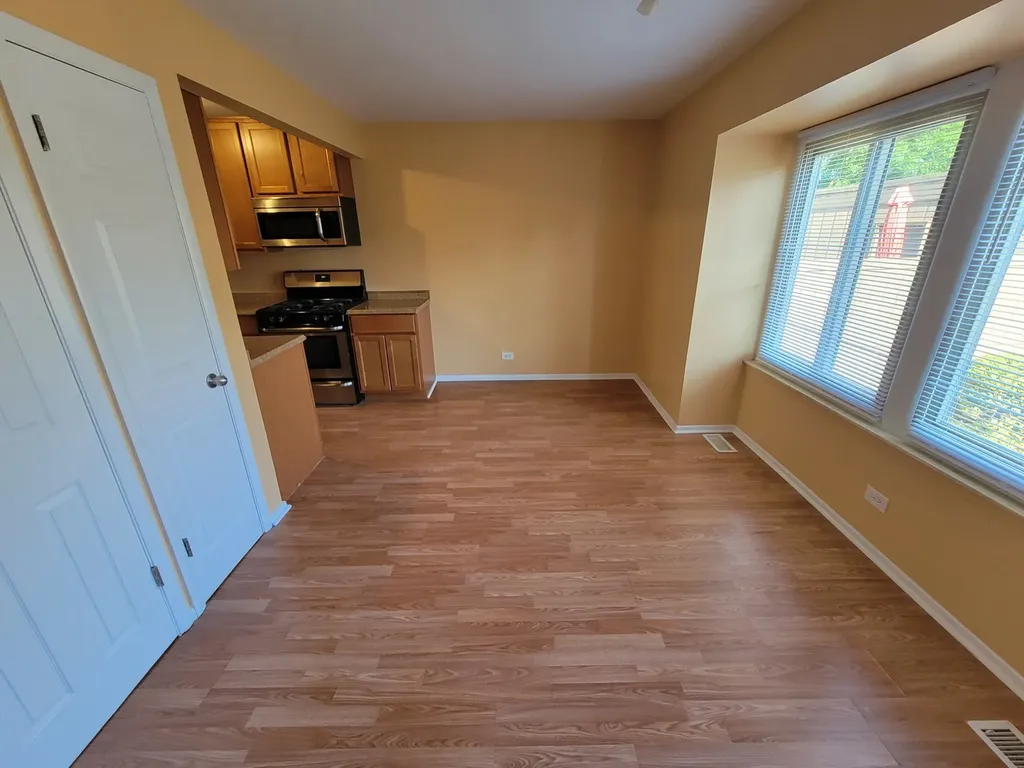 790 Overland Court Roselle IL 60172