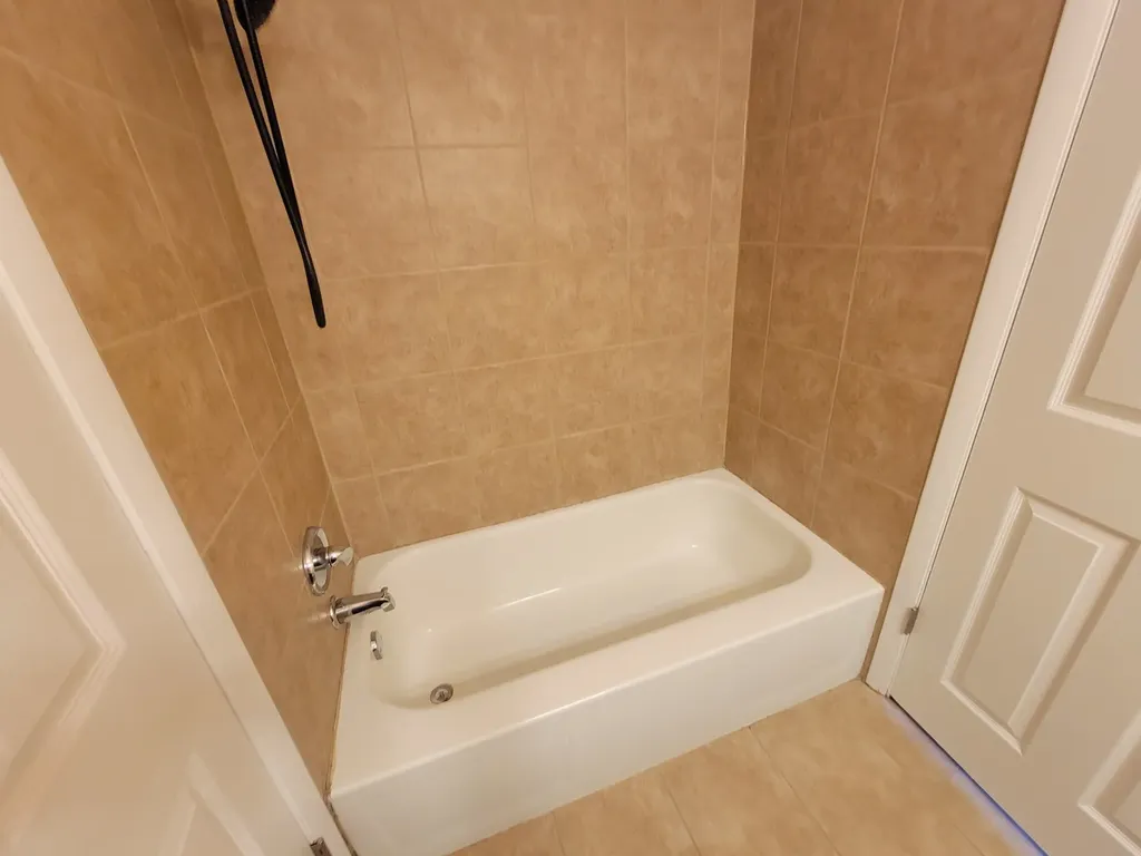 790 Overland Court Roselle IL 60172