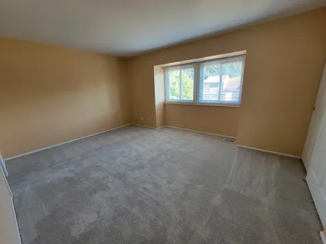 790 Overland Court Roselle IL 60172