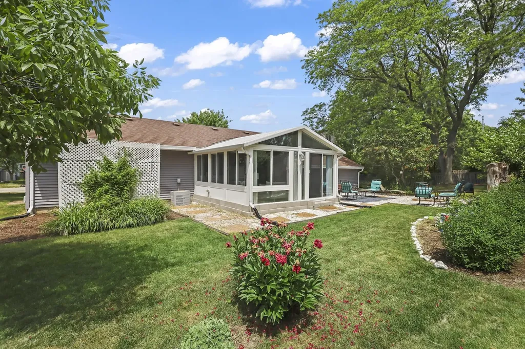 1412 Creighton Avenue Naperville IL 60565