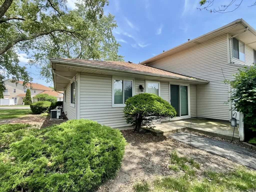 2367 Carnation Drive Crest Hill IL 60403