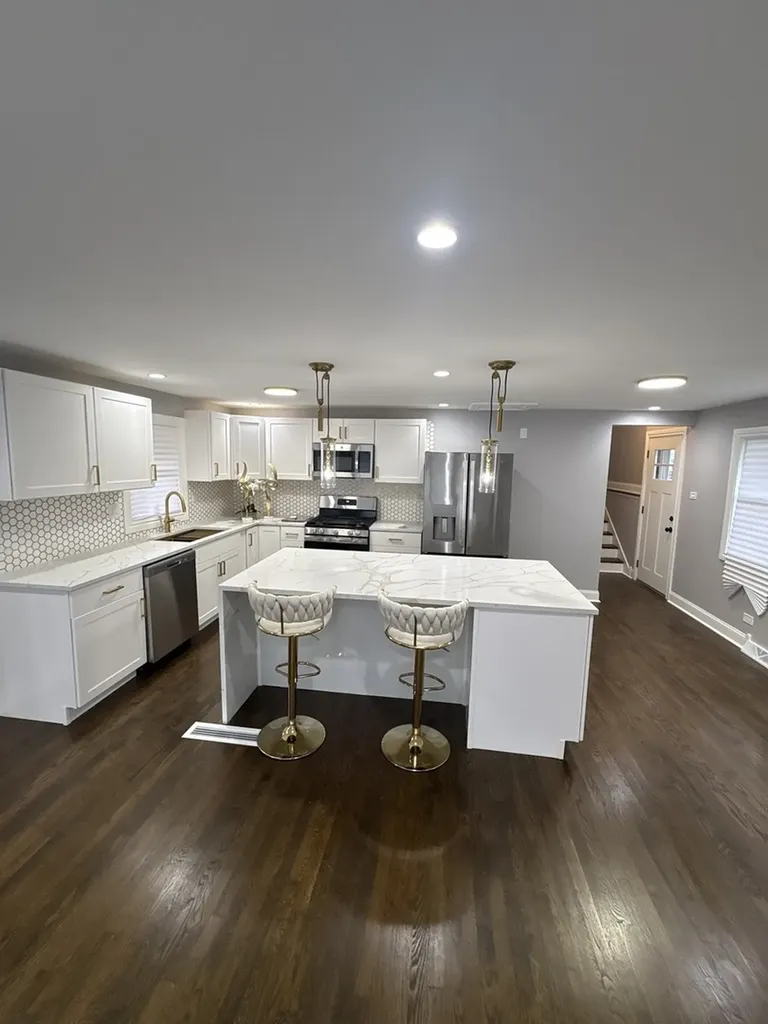 11818 South Justine Street Chicago IL 60643