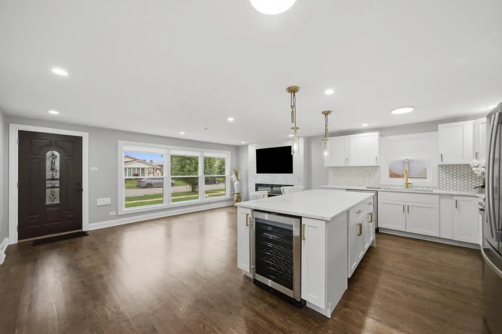 11818 South Justine Street Chicago IL 60643